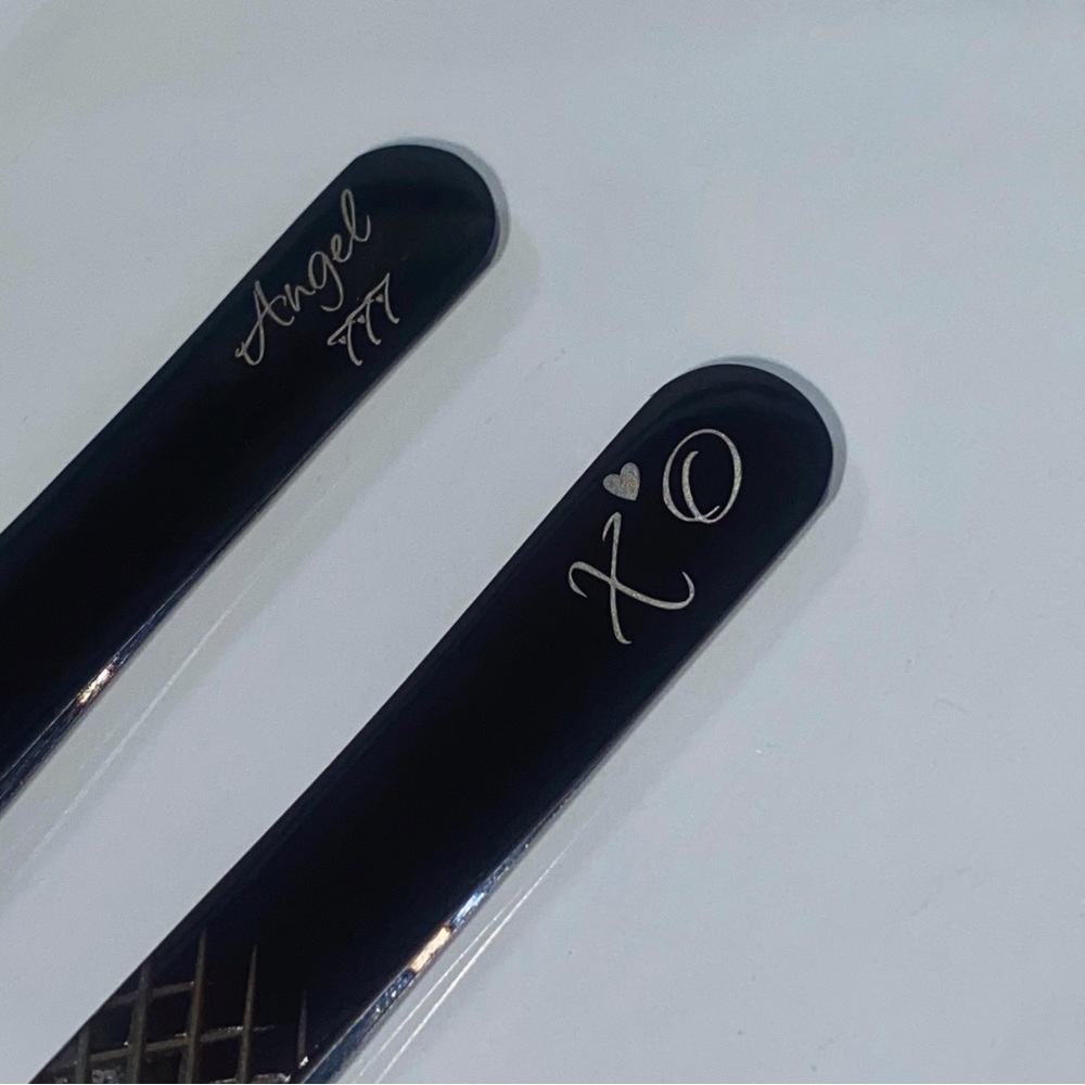 Eyelash applicator tool